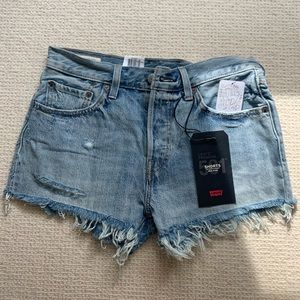 Levi cut off jean shorts